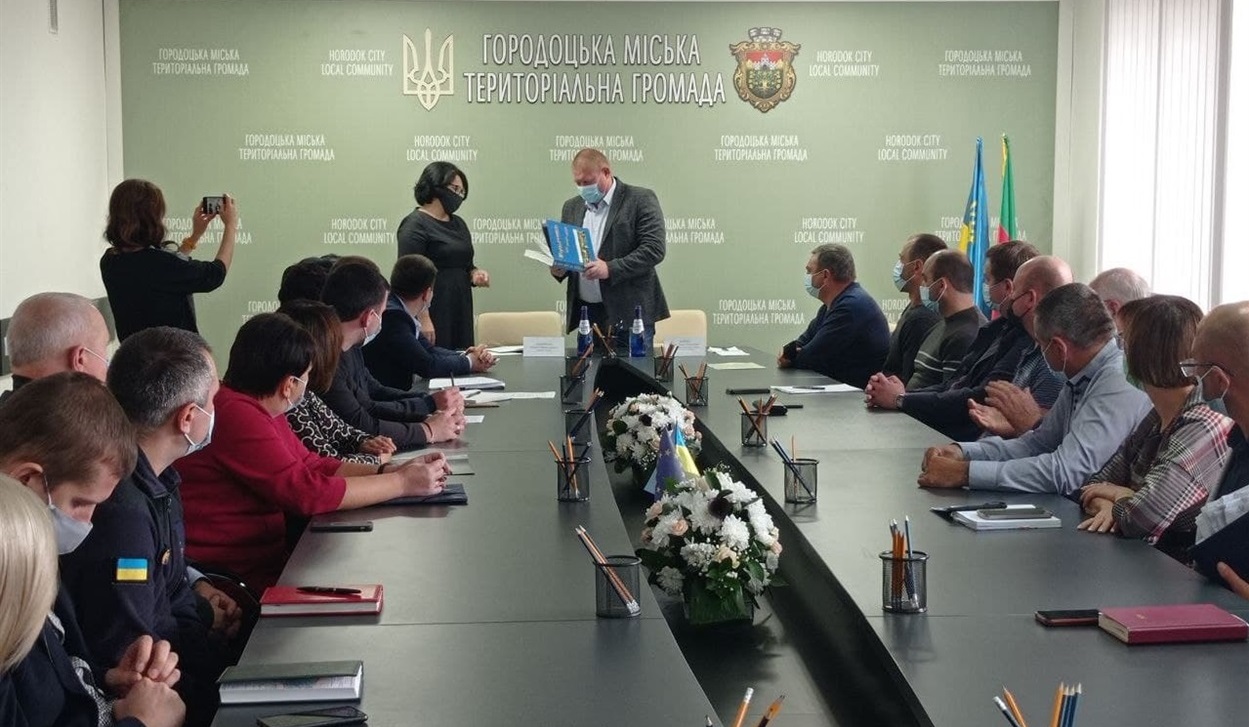 Прийом тривав дві години. На згадку про візит у Городоцьку громаду народний депутат отримав книгу "Городоччина".

