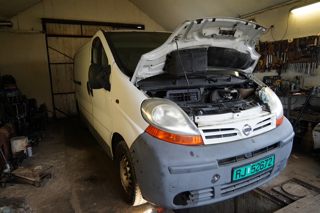 Бус «Nissan Primastar»