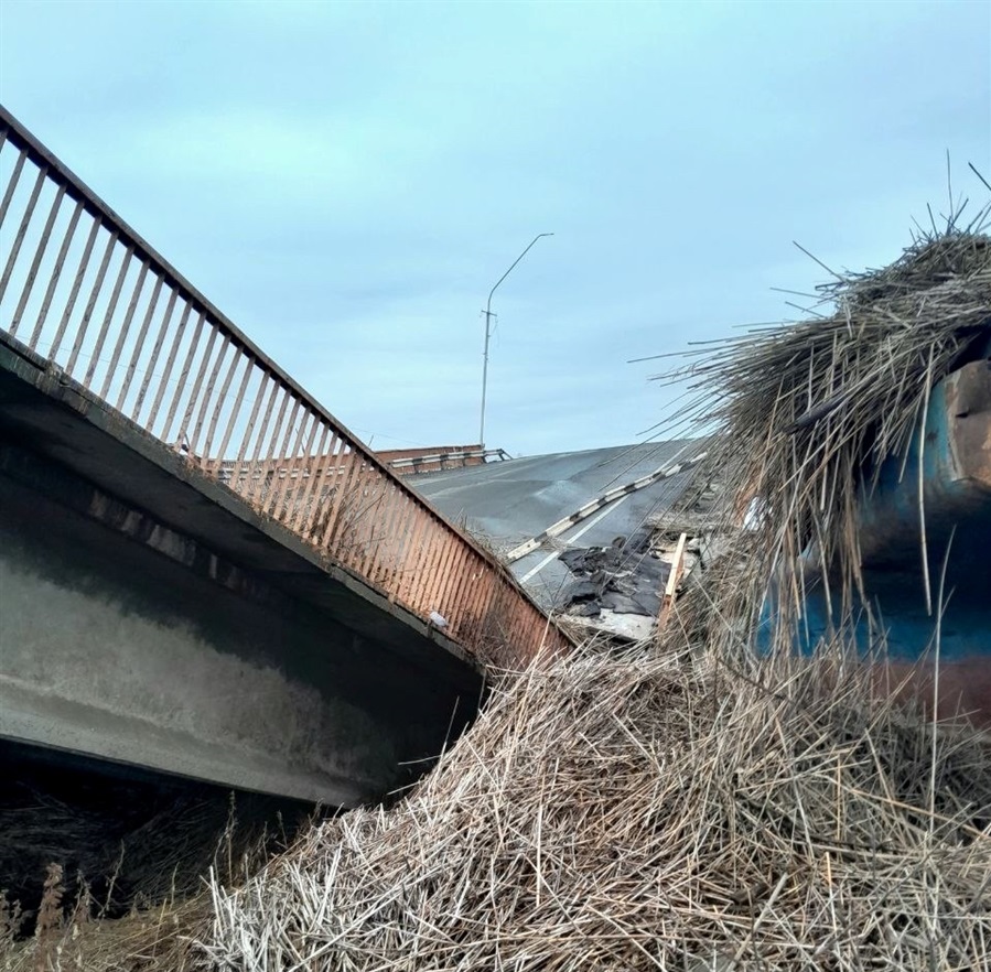 Міст після вибуху