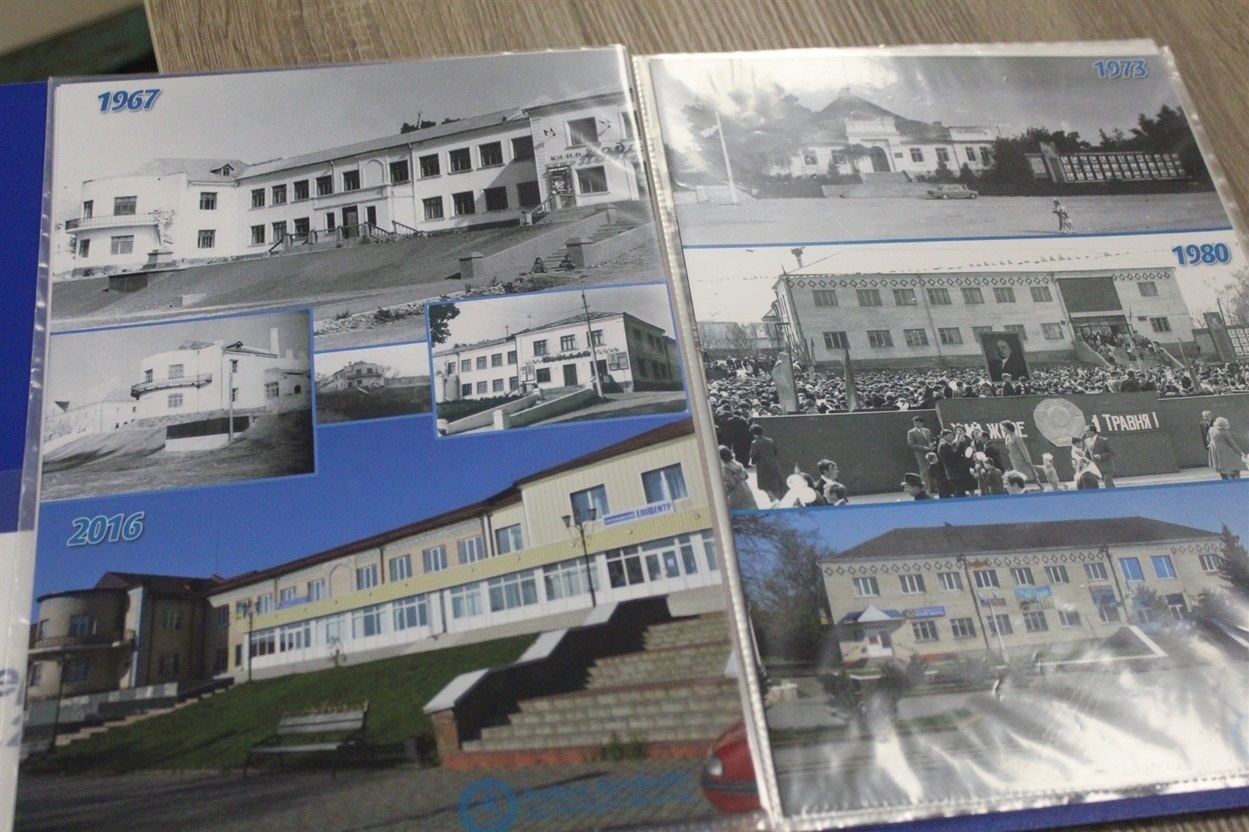 Фотознімки городоччанин збирав із різних джерел і об’єднав їх в одному альбомі.