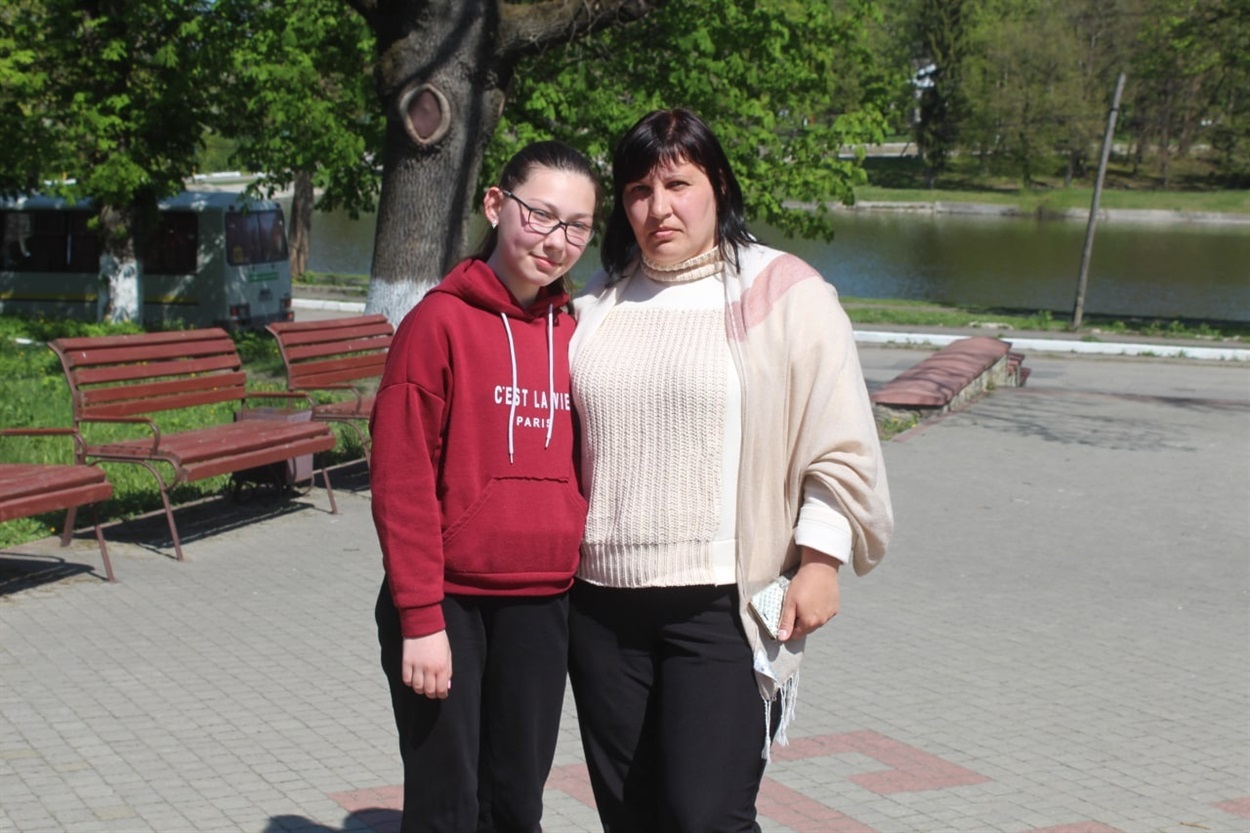 Юлія разом із матір'ю.