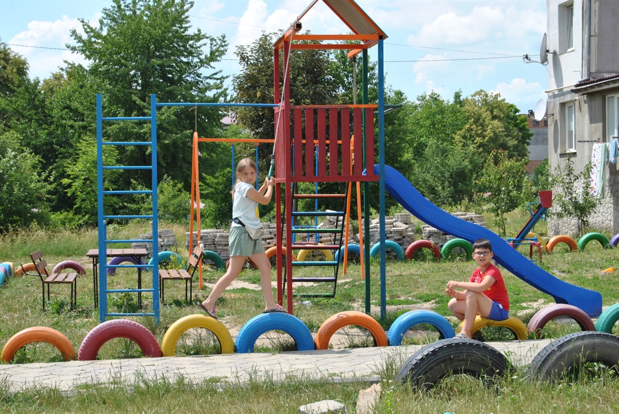 Територія для дітей.