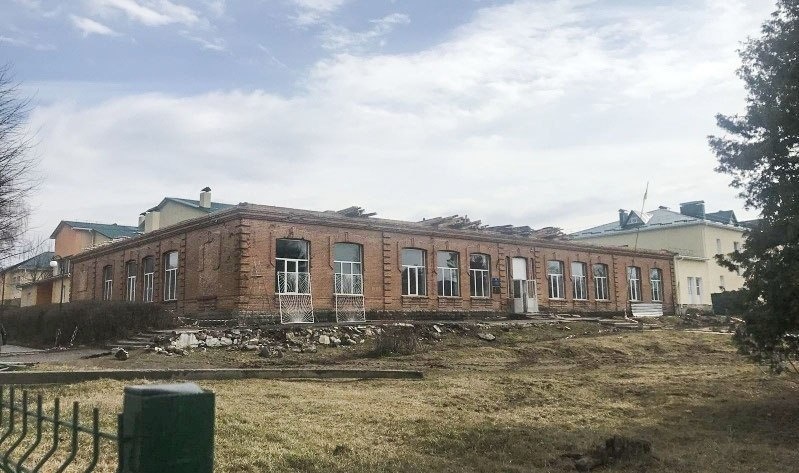 Ось так виглядала Сатанівська школа. Початок ремонтних робіт. Квітень 2020 р.