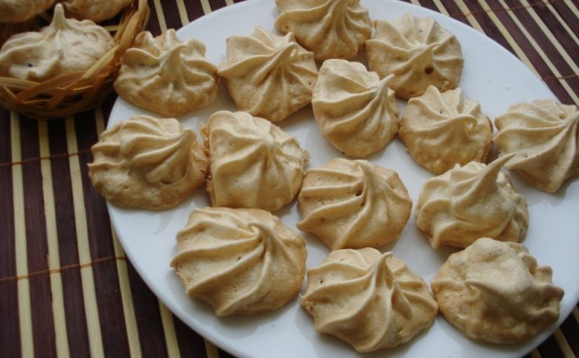 Безе з горіхами
