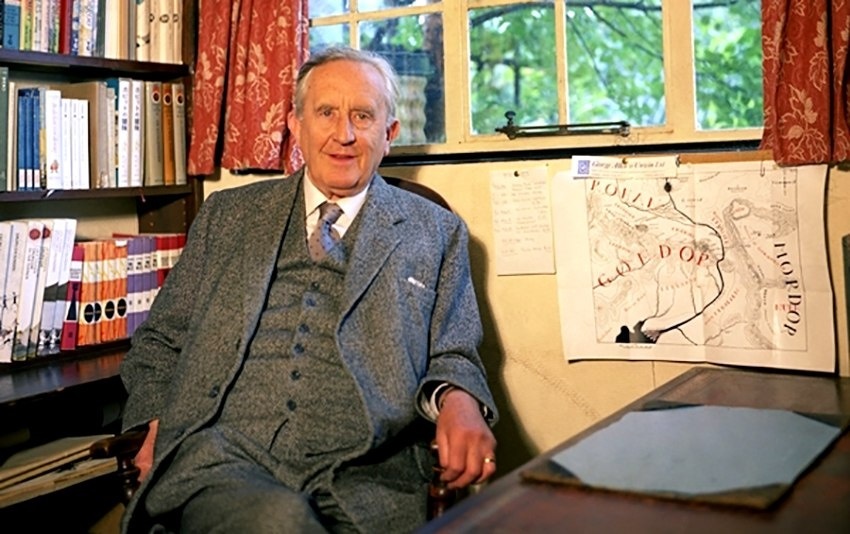 Автор книги «Володар перснів» Джон Рональд Руел Толкін