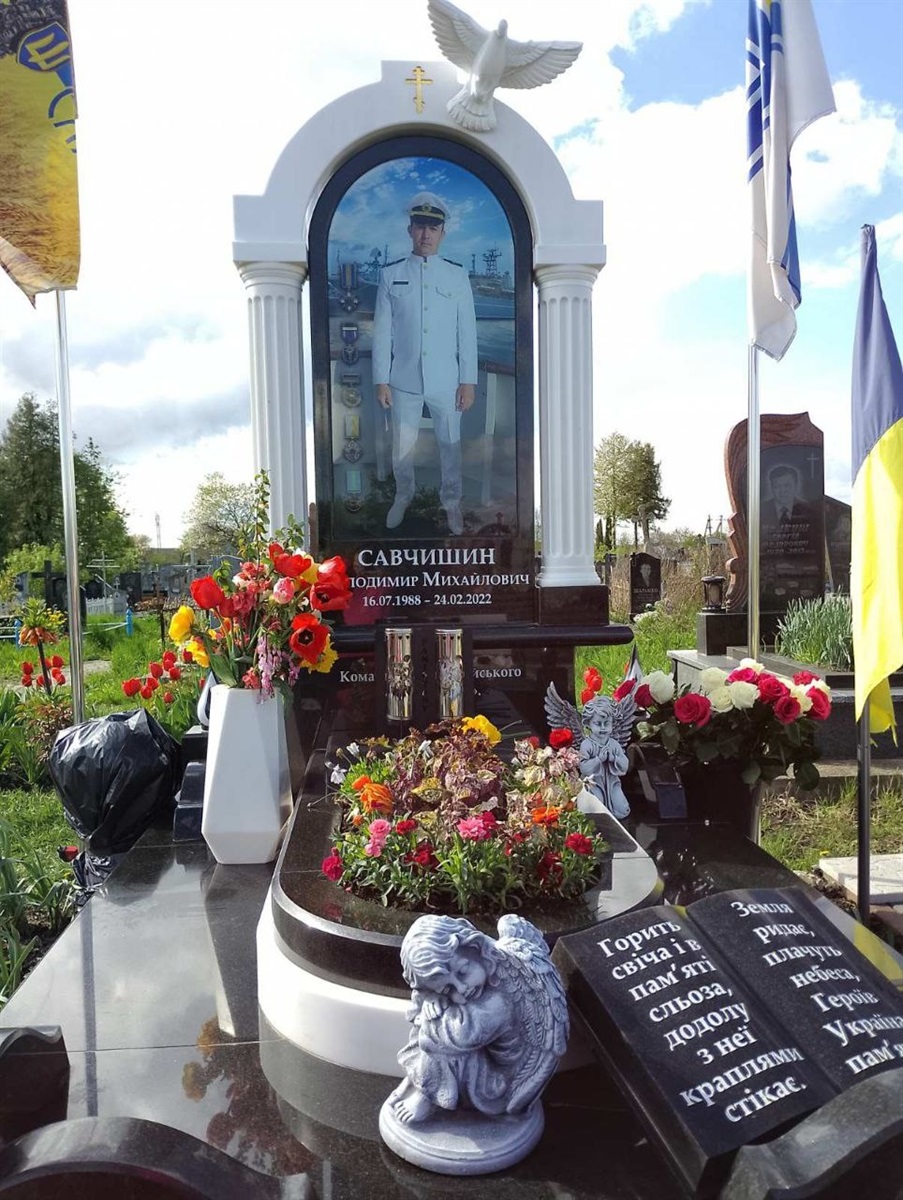 Марія Мугира майже кожного дня ходить на могилу сина, щоб поговорити з ним.