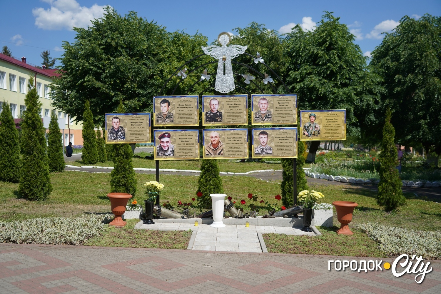 Фото без опису