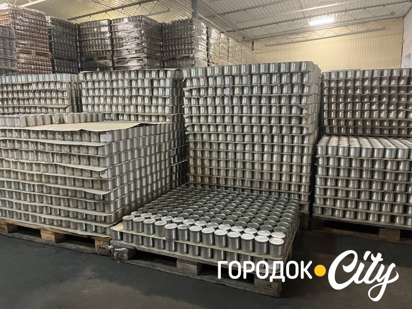 За замовленням ООН сатанівчани виготовили вже понад 1 мільйон банок консервів.