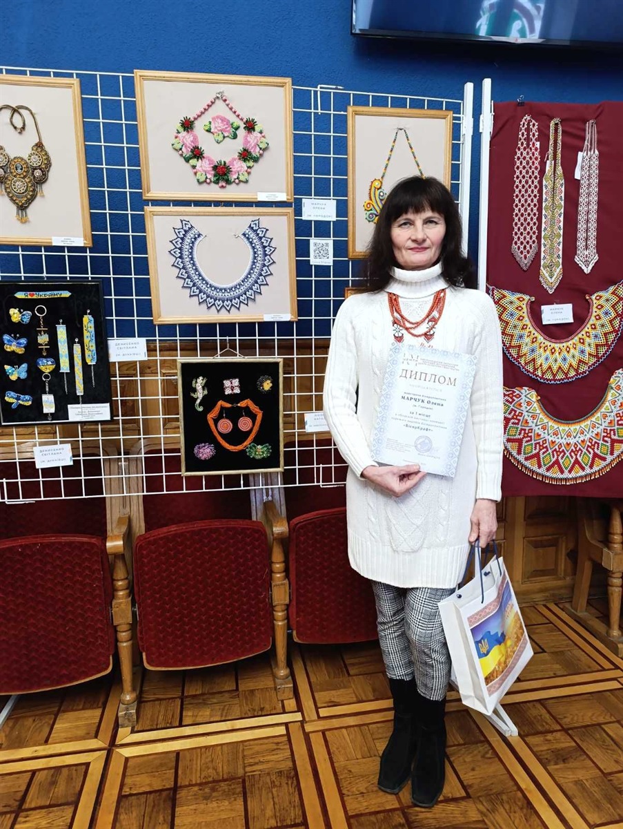 Олена Марчук, членкиня Національної спілки майстрів народного мистецтва України.