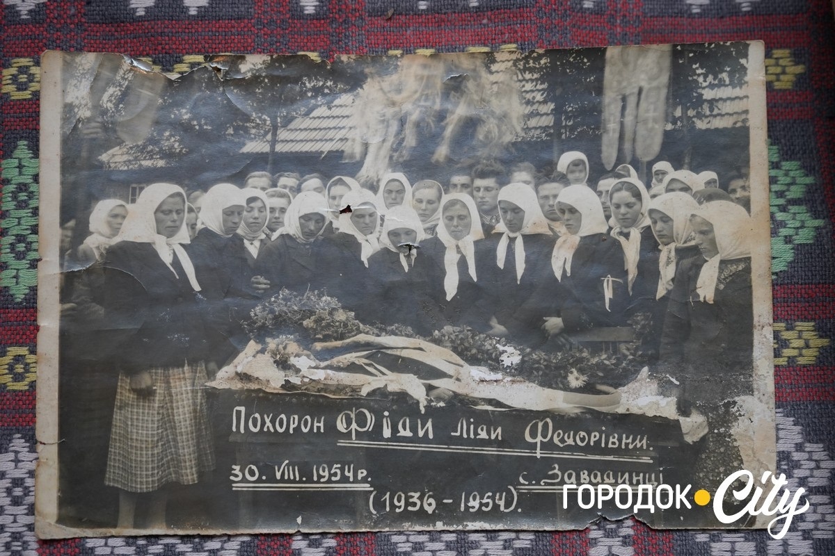 Завдяки цим світлинам Олена Мельник та Анжела Дацько намагаються відтворити забуті традиції і зробити їх частиною сучасного культурного простору.