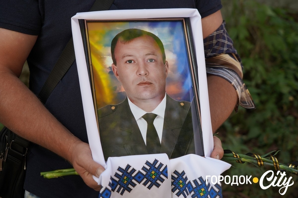 «Його з ранніх літ тягнувся до військової справи». У Городку вшанували пам'ять Руслана Шаварського