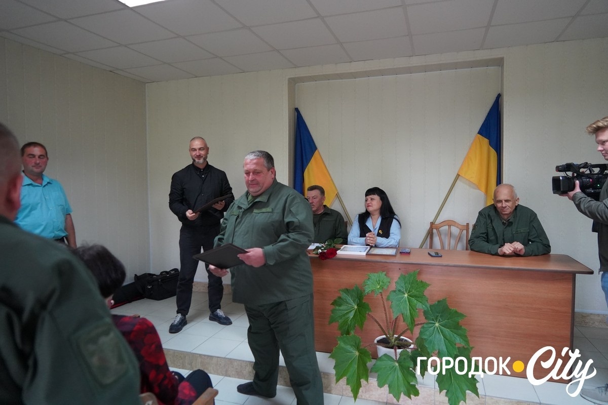 Колектив, закоханий у свою справу. Працівників «Горлісу» привітали з професійним святом
