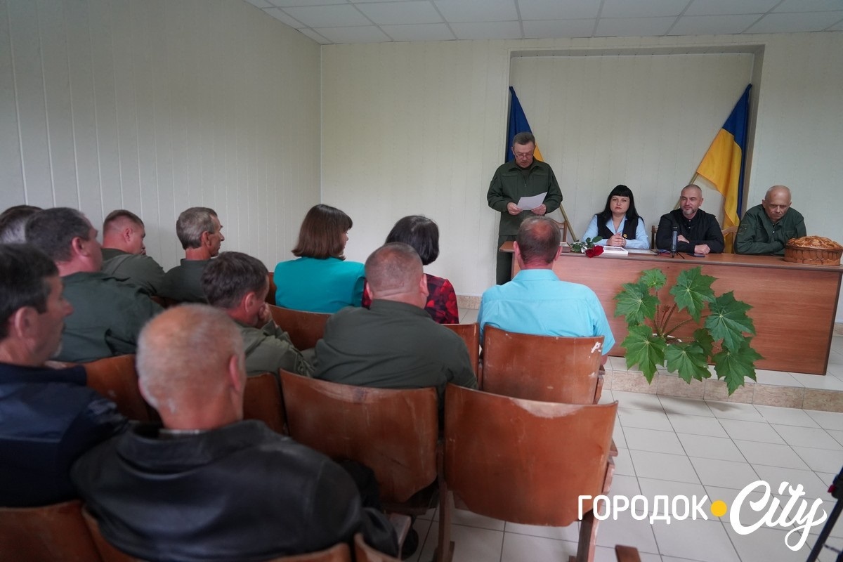 Колектив, закоханий у свою справу. Працівників «Горлісу» привітали з професійним святом