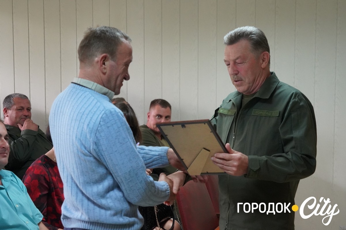 Колектив, закоханий у свою справу. Працівників «Горлісу» привітали з професійним святом