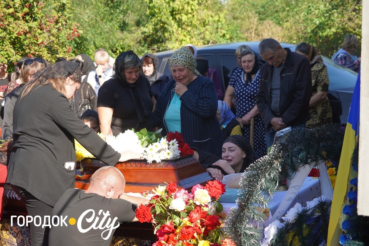 Загинув, захищаючи Батьківщину. У Великій Яромирці попрощалися із Героєм Сергієм Пігуновим
