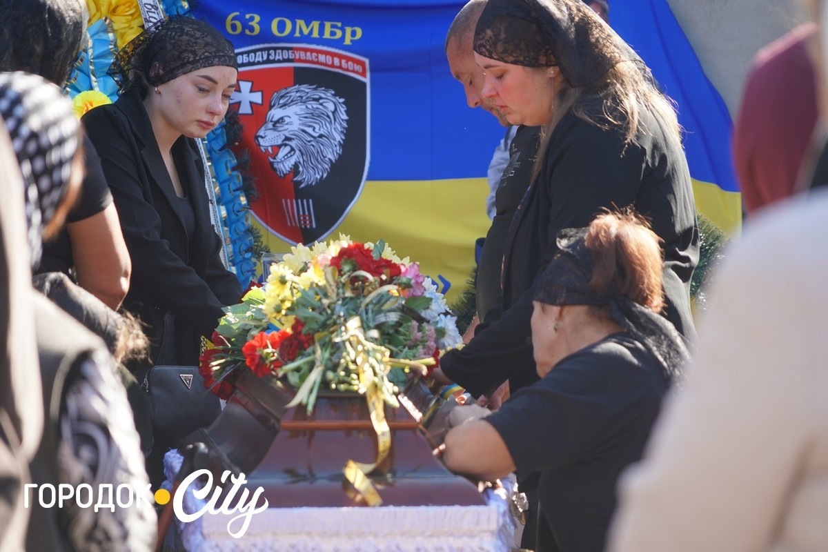Загинув, захищаючи Батьківщину. У Великій Яромирці попрощалися із Героєм Сергієм Пігуновим