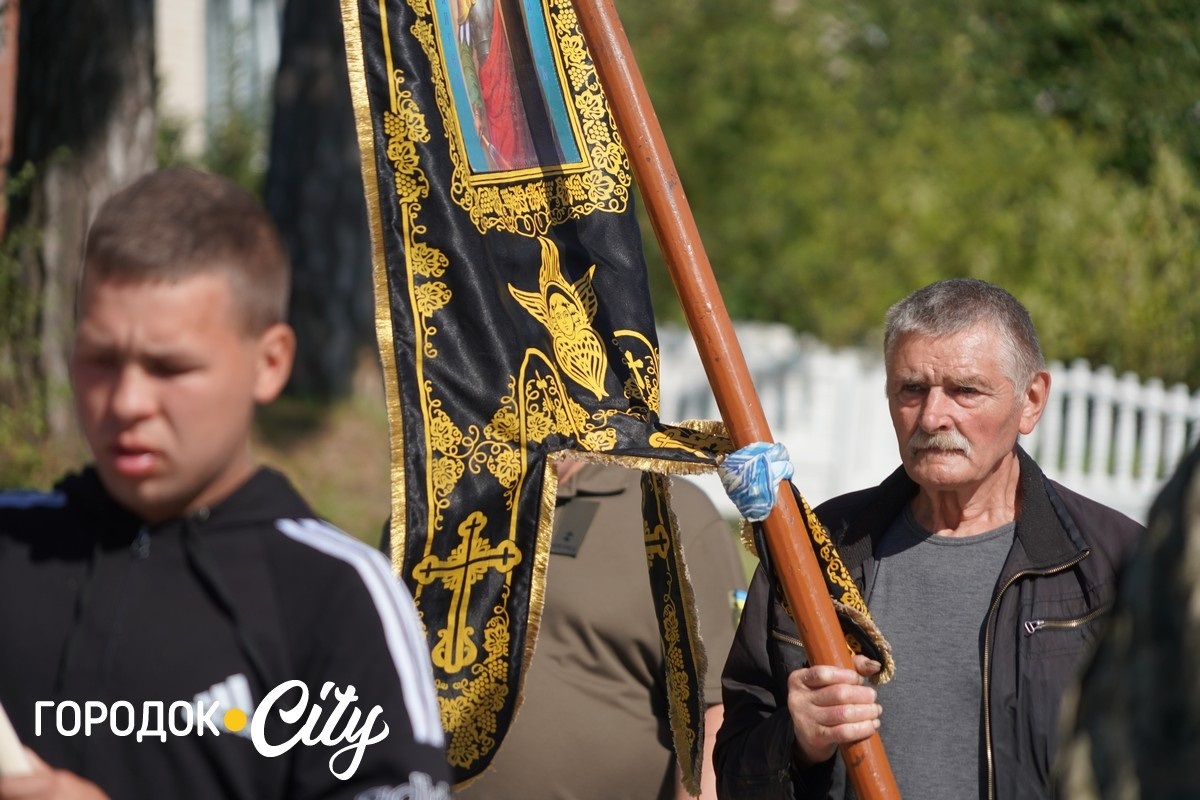 Загинув, захищаючи Батьківщину. У Великій Яромирці попрощалися із Героєм Сергієм Пігуновим