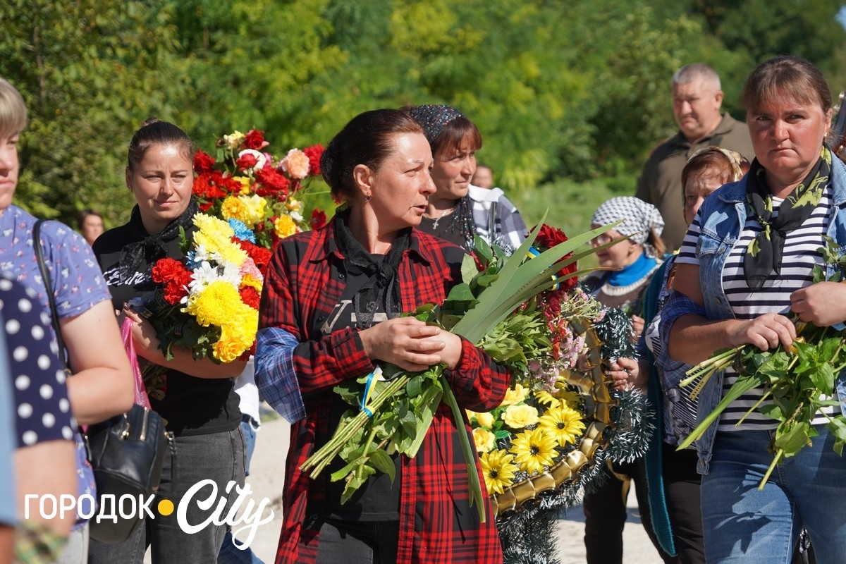 Загинув, захищаючи Батьківщину. У Великій Яромирці попрощалися із Героєм Сергієм Пігуновим