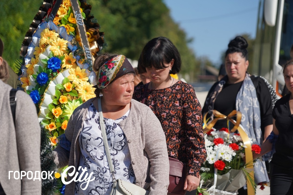 Загинув, захищаючи Батьківщину. У Великій Яромирці попрощалися із Героєм Сергієм Пігуновим