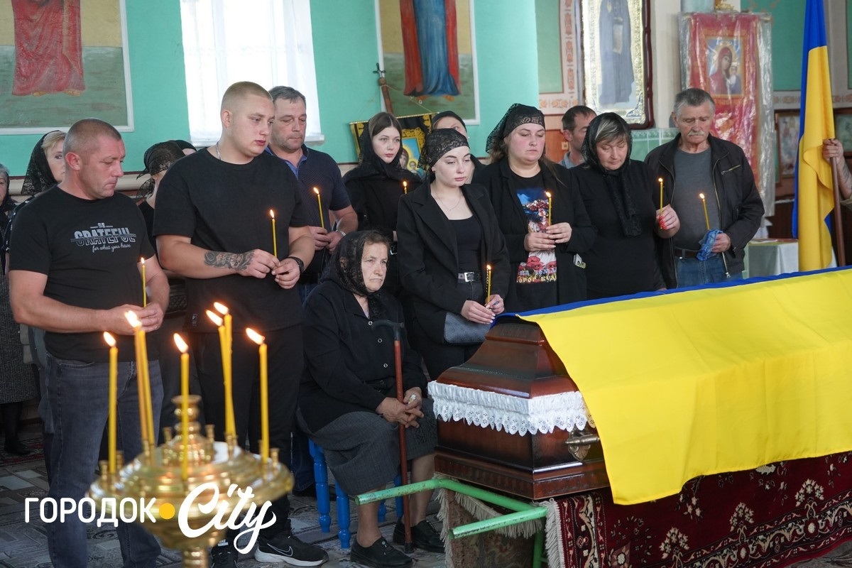 Загинув, захищаючи Батьківщину. У Великій Яромирці попрощалися із Героєм Сергієм Пігуновим
