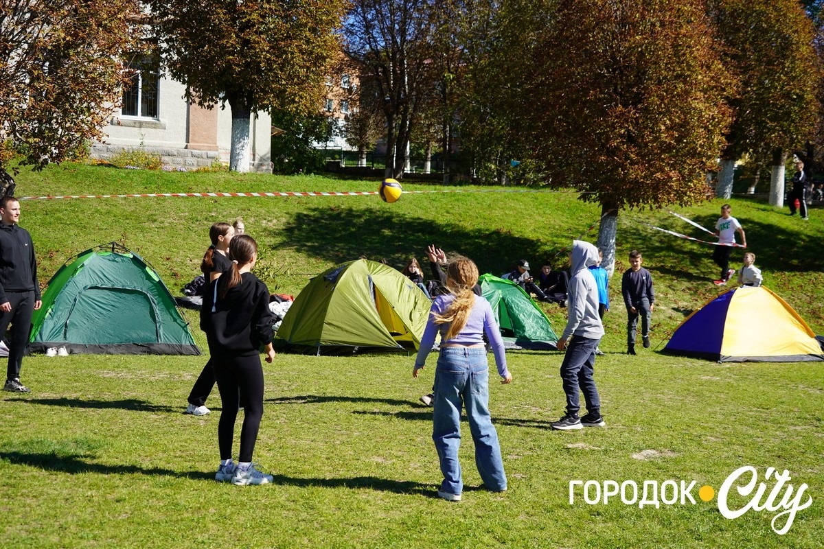 «Єднаймося, браття». У Городоцькому ліцеї №1 відзначили Міжнародний день туризму