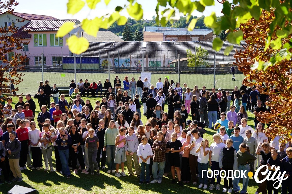 «Єднаймося, браття». У Городоцькому ліцеї №1 відзначили Міжнародний день туризму