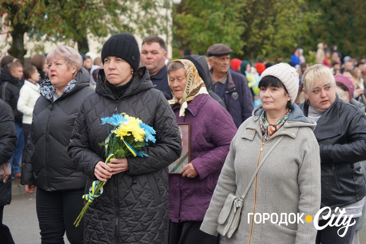 Хода пам’яті. У День захисників та захисниць сатанівчани вшанували полеглих Героїв
