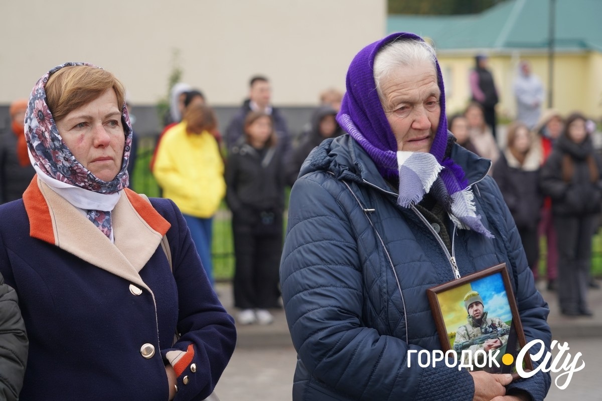 Хода пам’яті. У День захисників та захисниць сатанівчани вшанували полеглих Героїв
