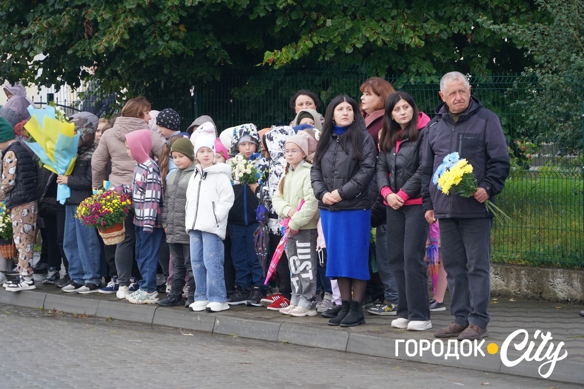 Хода пам’яті. У День захисників та захисниць сатанівчани вшанували полеглих Героїв