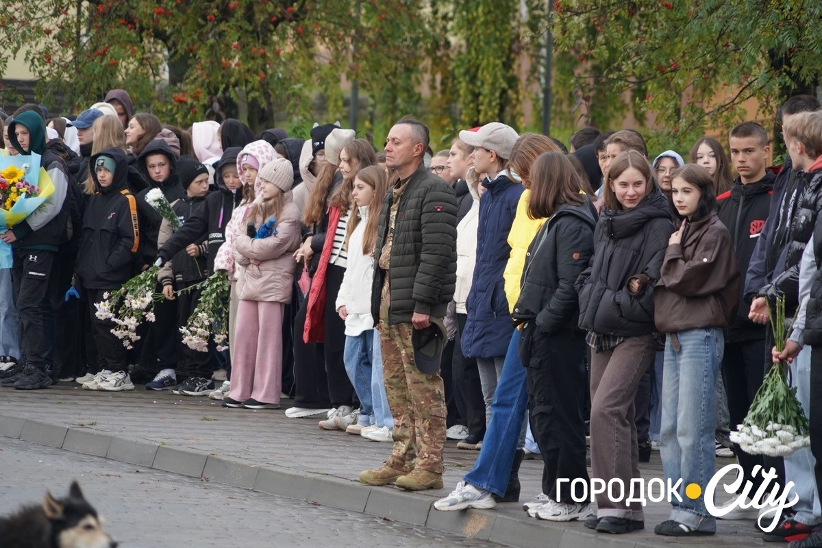 Хода пам’яті. У День захисників та захисниць сатанівчани вшанували полеглих Героїв