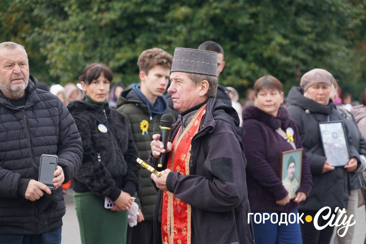 Хода пам’яті. У День захисників та захисниць сатанівчани вшанували полеглих Героїв