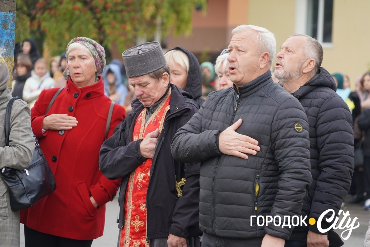 Хода пам’яті. У День захисників та захисниць сатанівчани вшанували полеглих Героїв