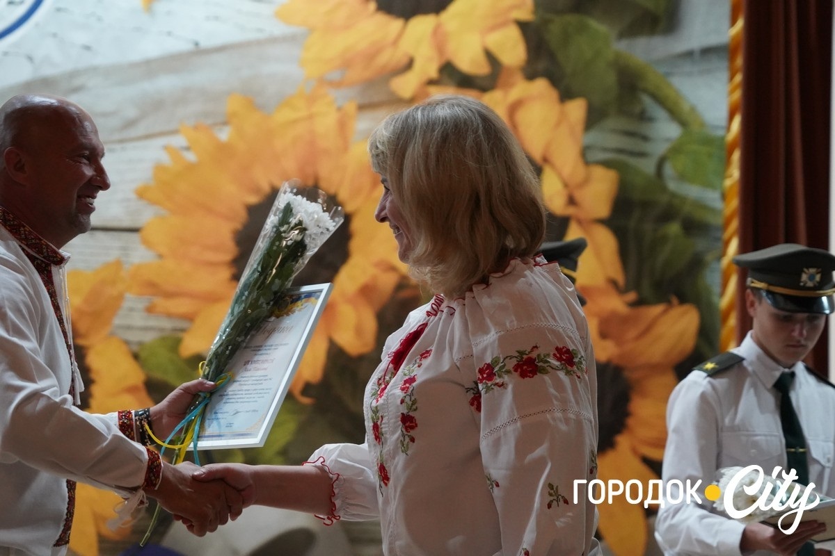 «Освітянський Собор 2025». У Городку привітали педагогів із Днем вчителя
