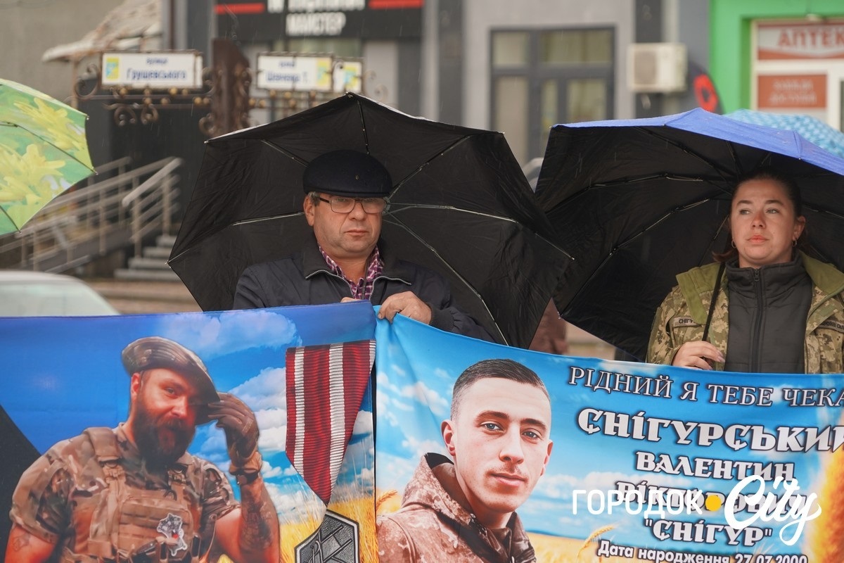 «Зниклі безвісти — не означає забуті». Городоччанки вперше відвідали обмін військовополоненими
