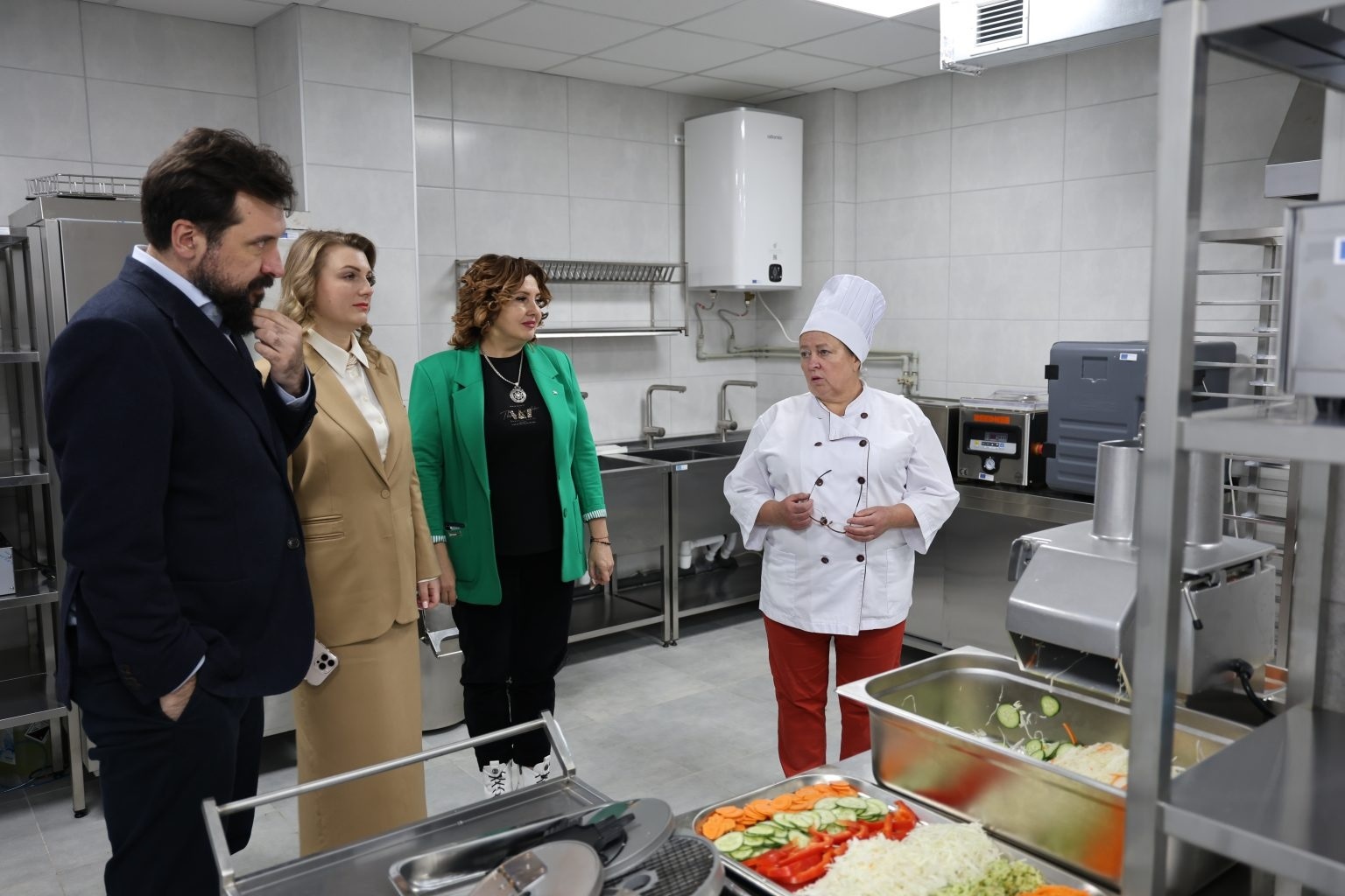 Заступник Міністра освіти і науки України перевірив реформу шкільного харчування на Хмельниччині
