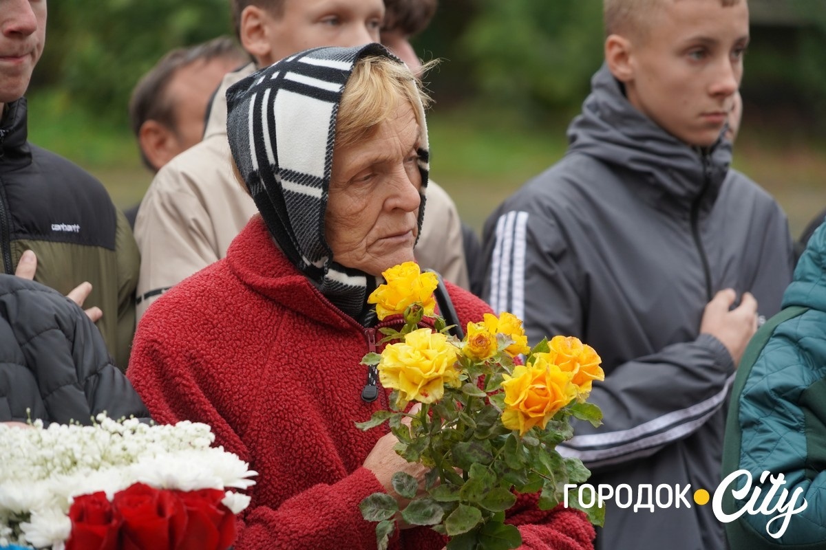 Калинова пам’ять. У ліцеї №4 оновили дошку пам’яті Героїв — колишніх учнів закладу