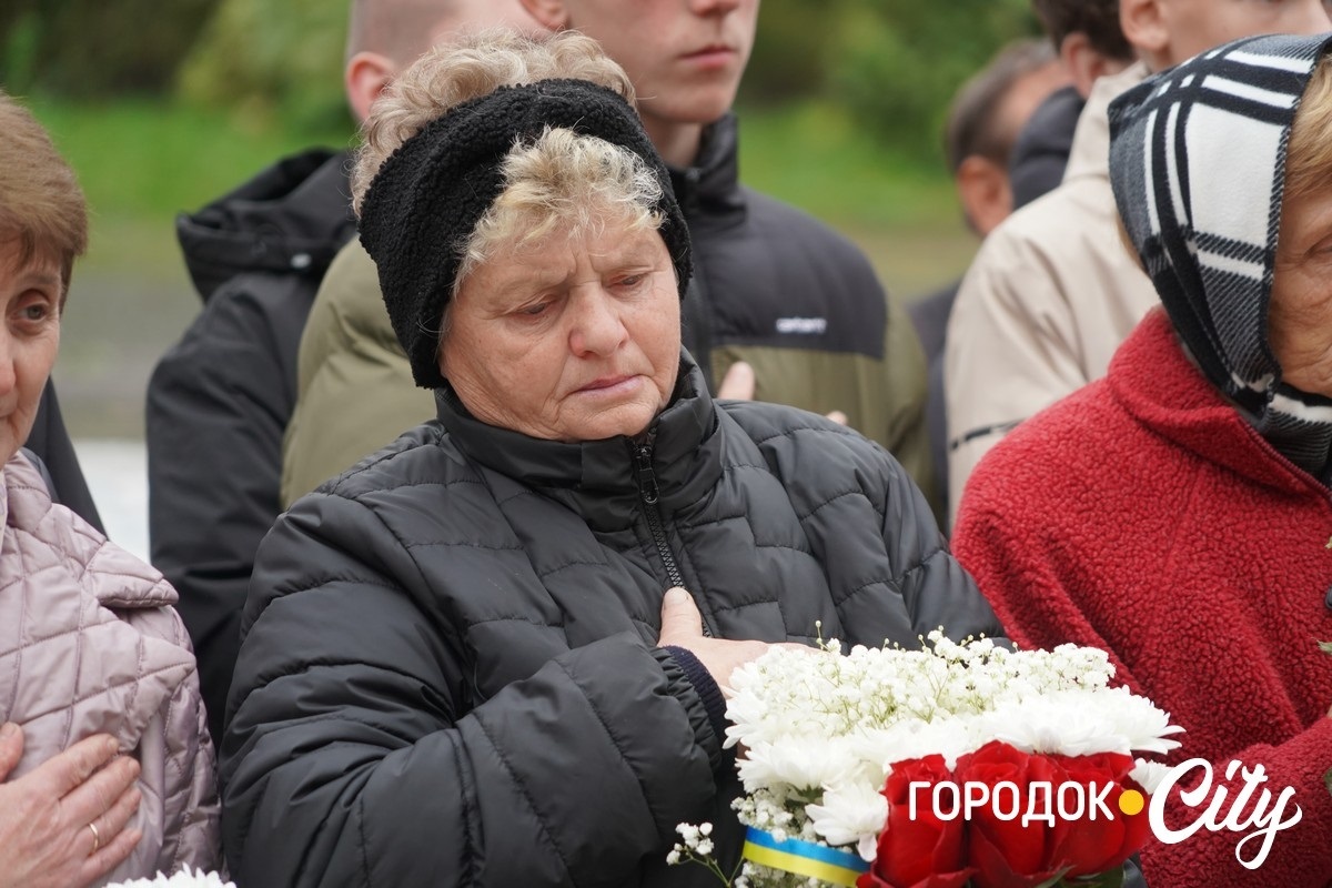 Калинова пам’ять. У ліцеї №4 оновили дошку пам’яті Героїв — колишніх учнів закладу