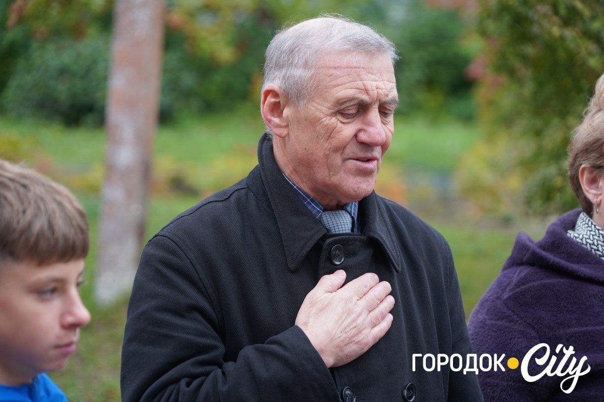 Калинова пам’ять. У ліцеї №4 оновили дошку пам’яті Героїв — колишніх учнів закладу