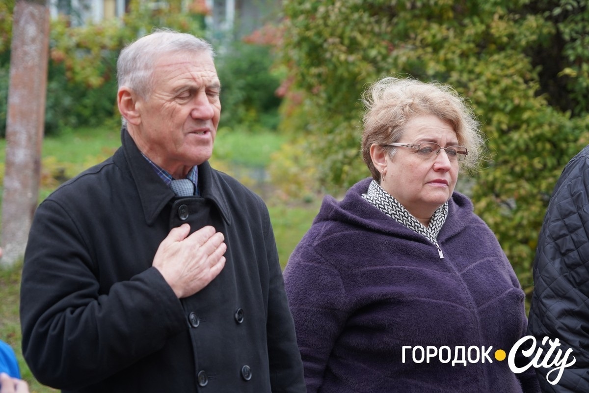Калинова пам’ять. У ліцеї №4 оновили дошку пам’яті Героїв — колишніх учнів закладу
