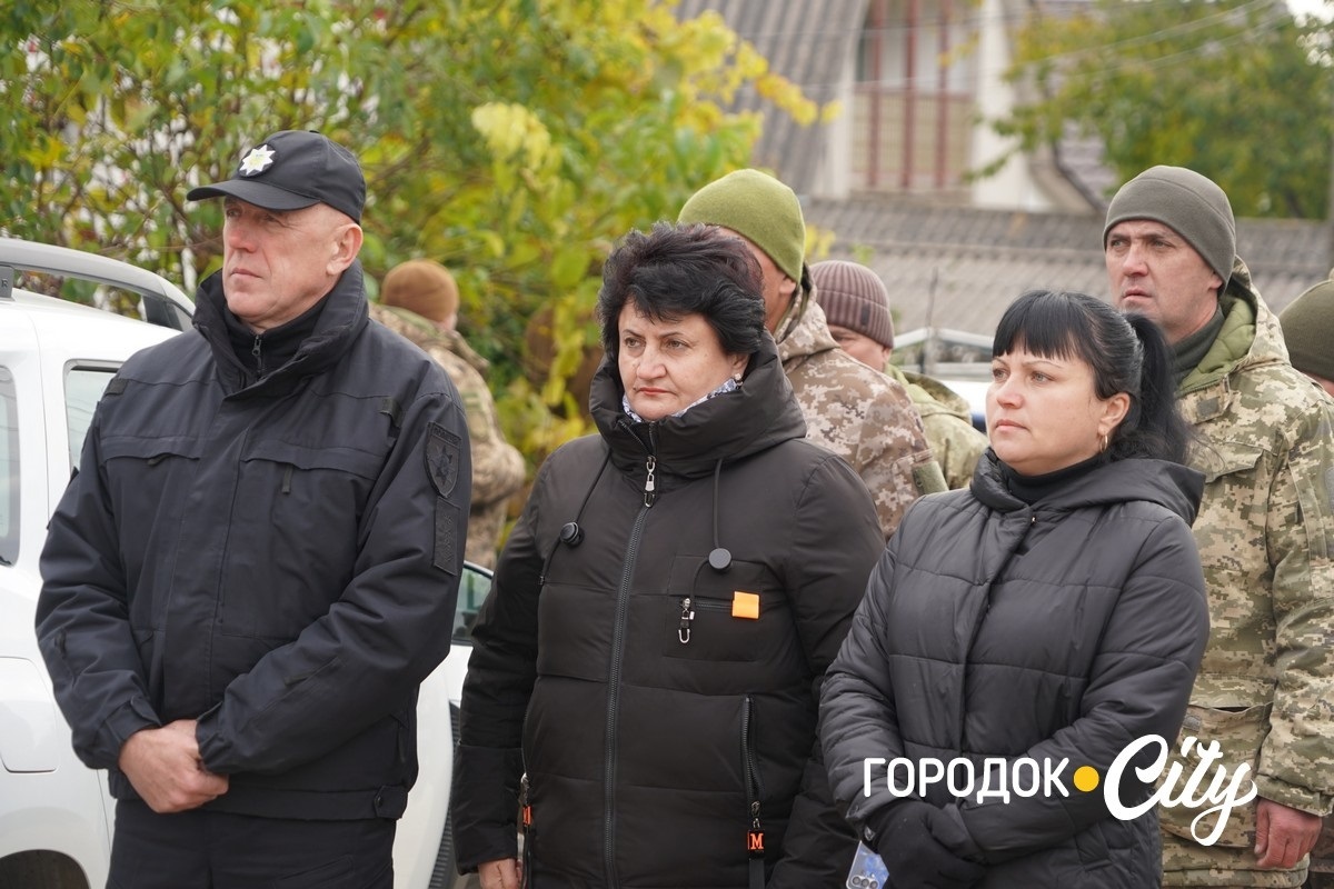 Вважався зниклим безвісти та повернувся «на щиті». У Городку попрощалися з воїном Богданом Бурликом