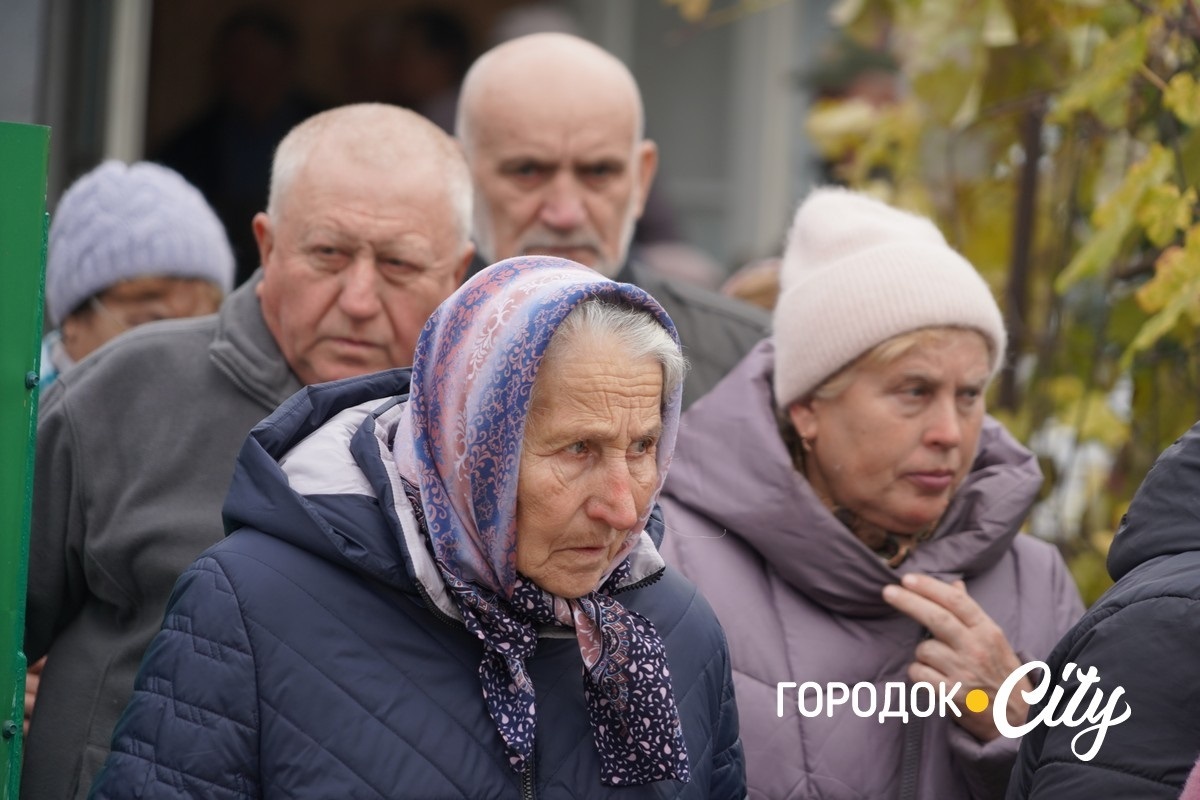Вважався зниклим безвісти та повернувся «на щиті». У Городку попрощалися з воїном Богданом Бурликом