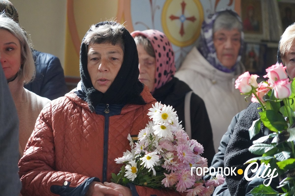Вважався зниклим безвісти та повернувся «на щиті». У Городку попрощалися з воїном Богданом Бурликом