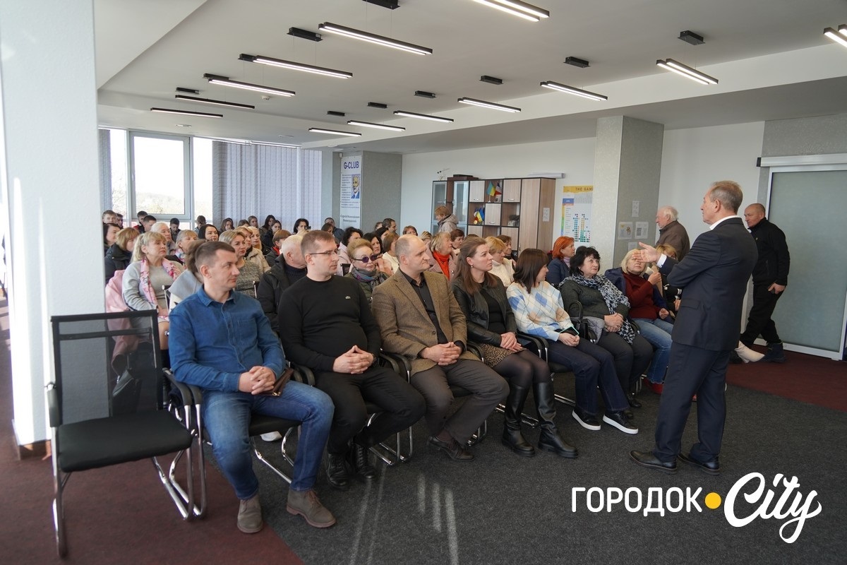 «Світоглядна єдність — це теж фронт». У «G-Museum» Микола Томенко зустрівся з городоччанами