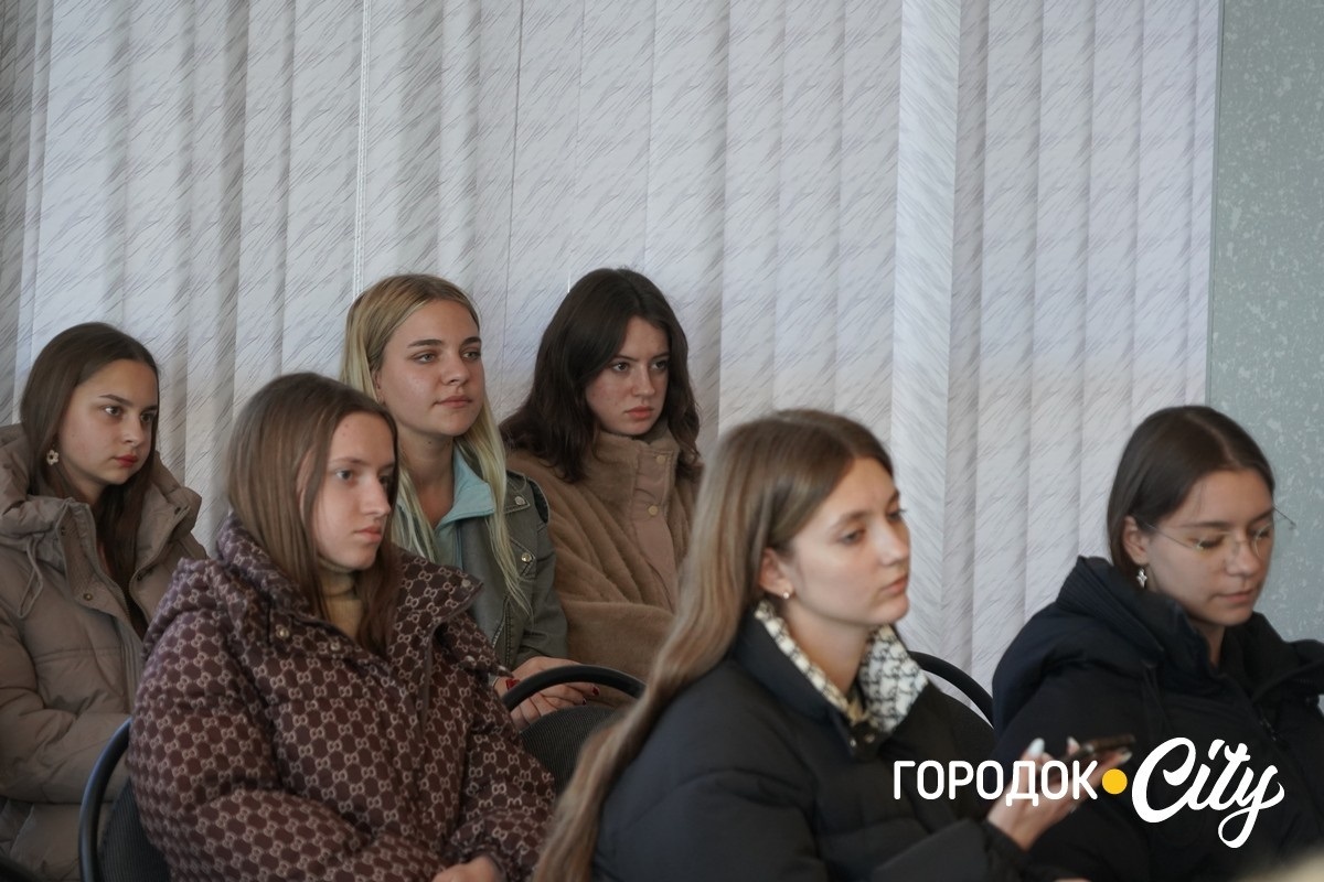 «Світоглядна єдність — це теж фронт». У «G-Museum» Микола Томенко зустрівся з городоччанами