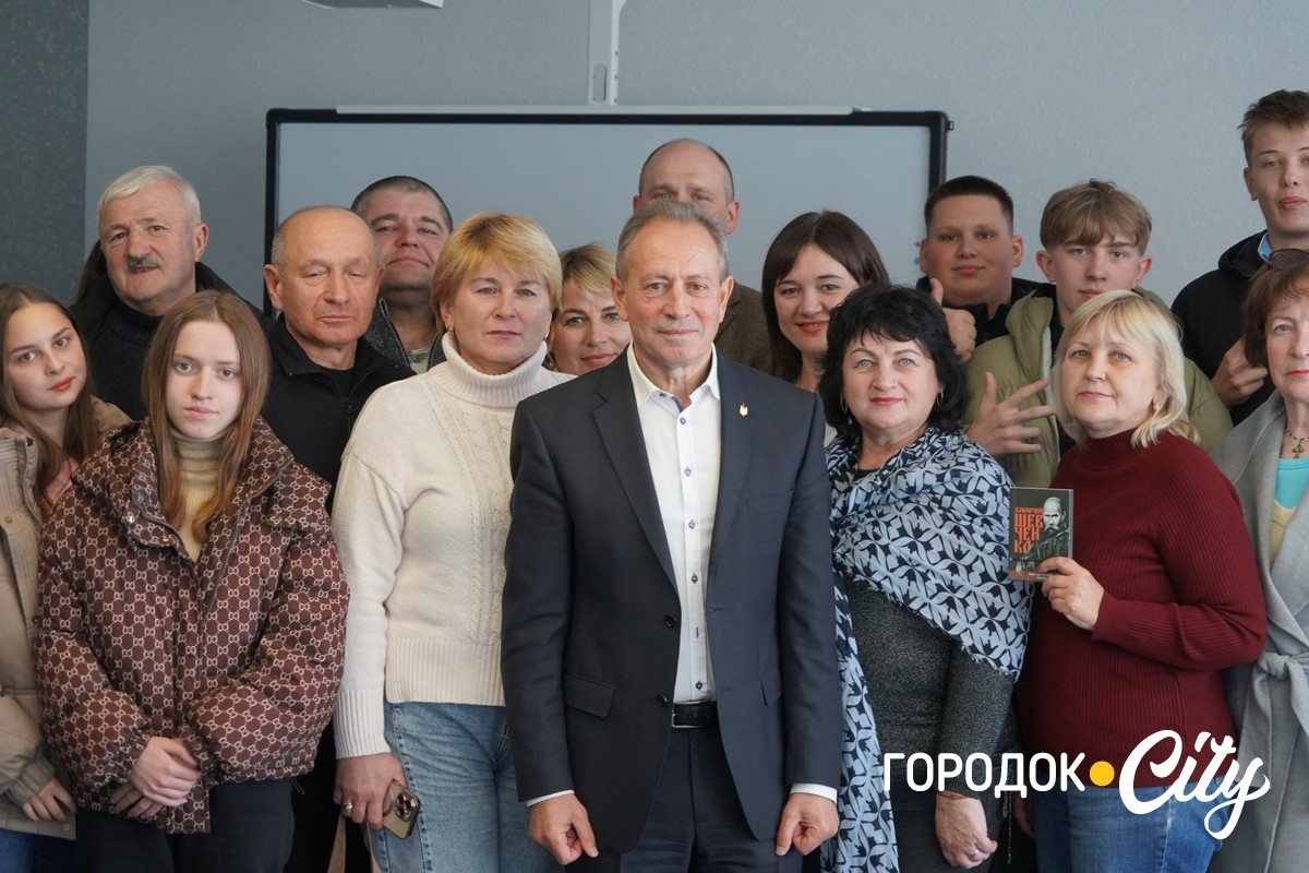 «Світоглядна єдність — це теж фронт». У «G-Museum» Микола Томенко зустрівся з городоччанами
