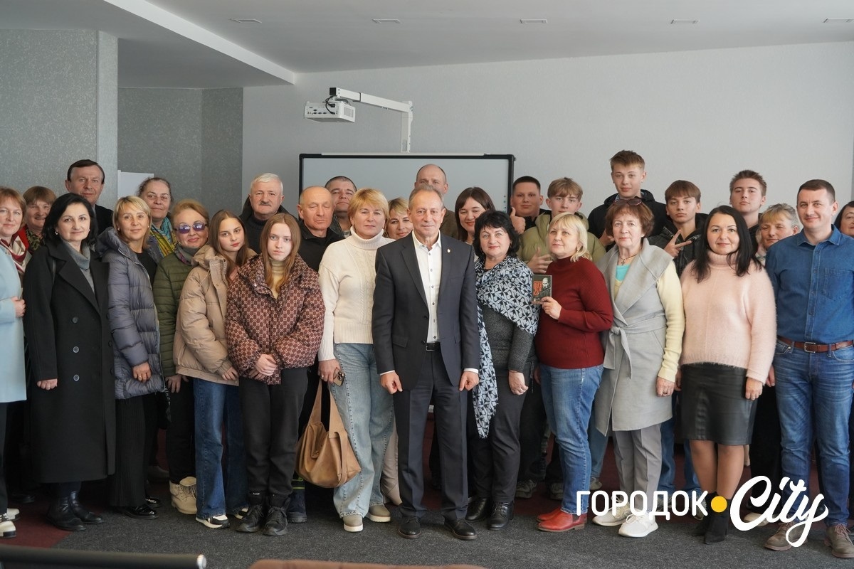 «Світоглядна єдність — це теж фронт». У «G-Museum» Микола Томенко зустрівся з городоччанами