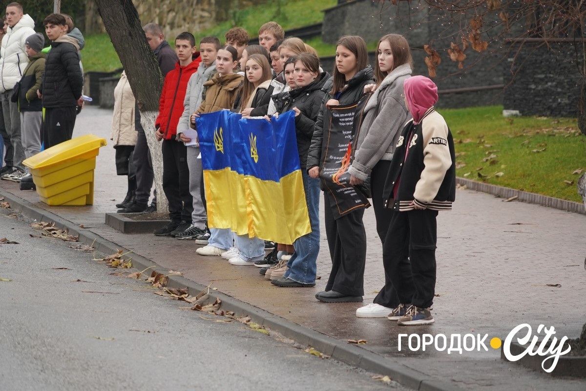 Рік вважався зниклим безвісти. У Городку попрощалися із загиблим Героєм Олександром Дідуром