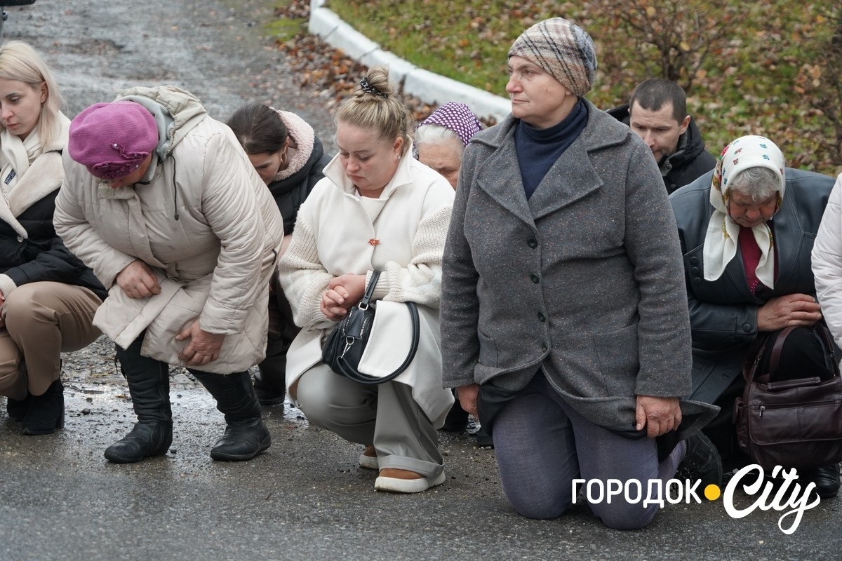 Рік вважався зниклим безвісти. У Городку попрощалися із загиблим Героєм Олександром Дідуром