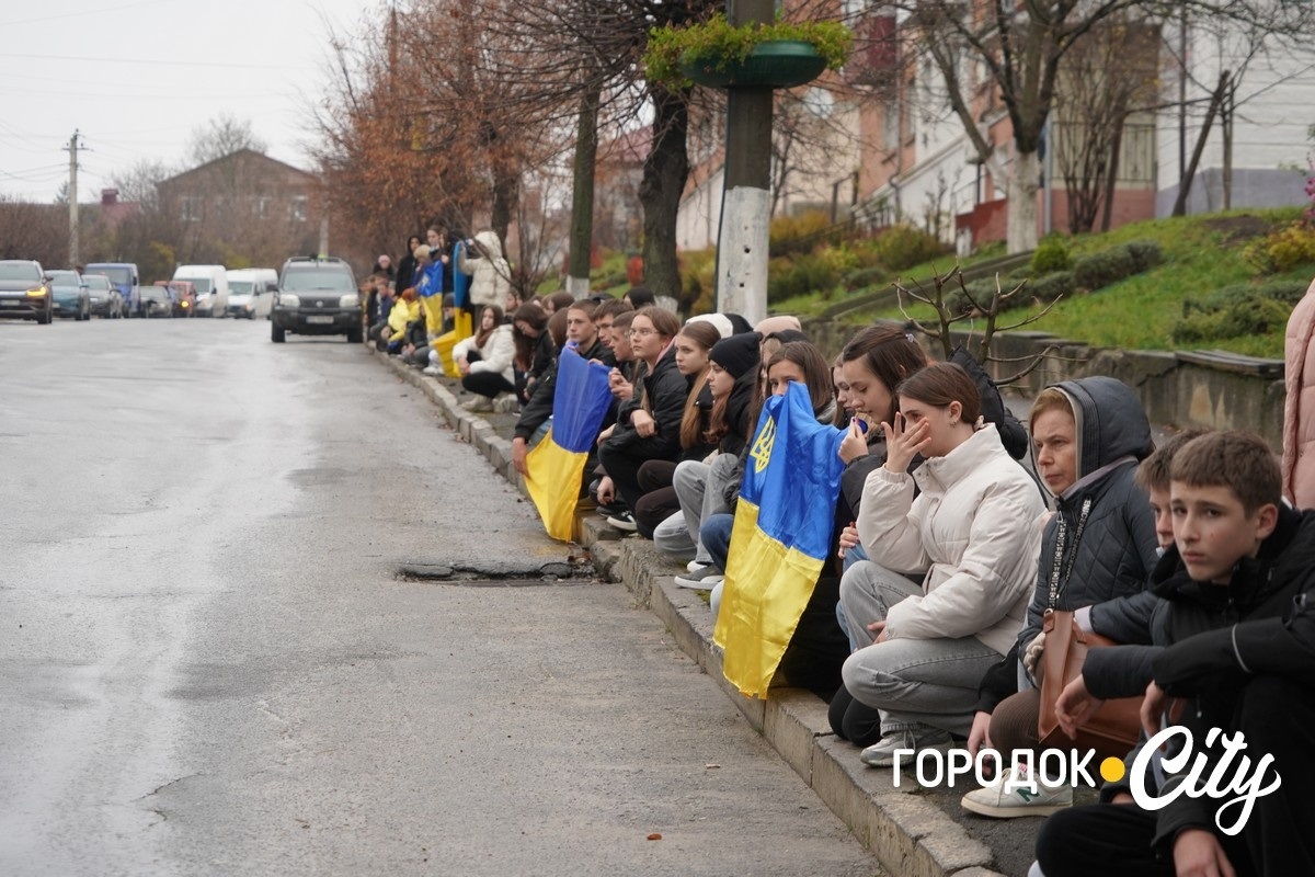Рік вважався зниклим безвісти. У Городку попрощалися із загиблим Героєм Олександром Дідуром