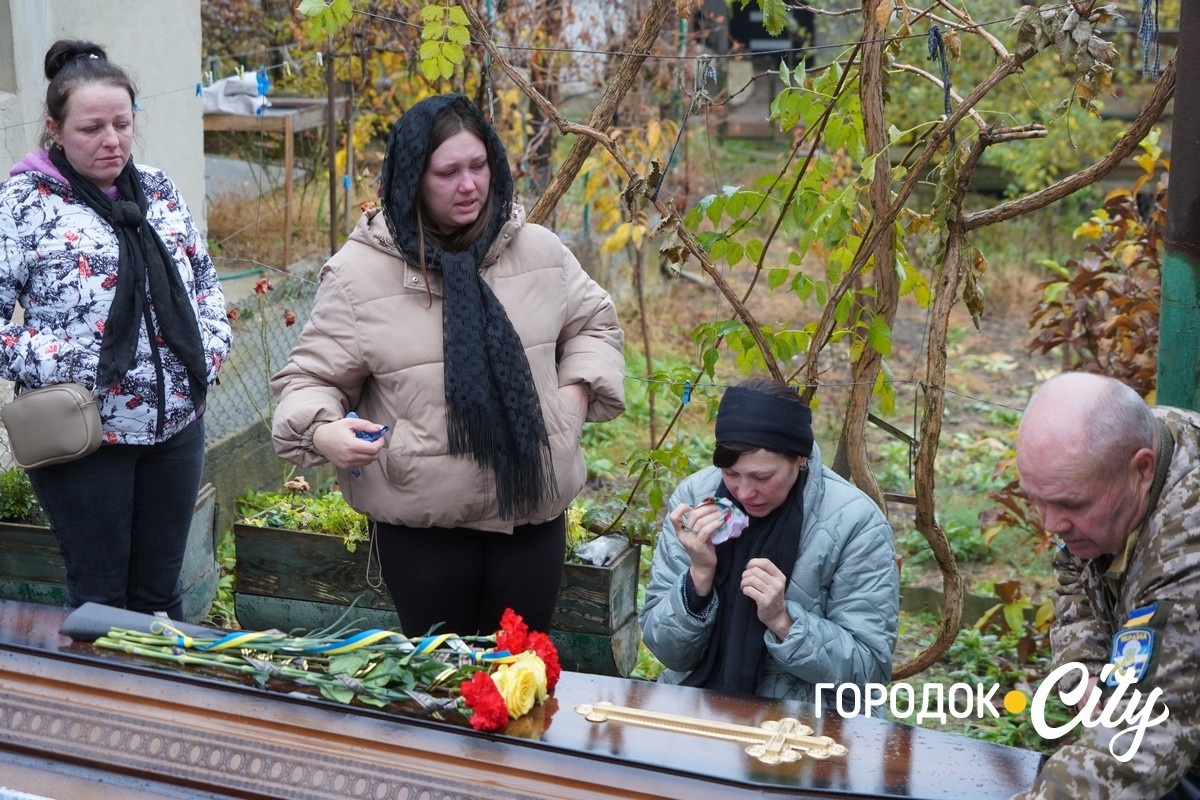Рік вважався зниклим безвісти. У Городку попрощалися із загиблим Героєм Олександром Дідуром
